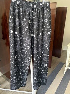 YoungLA Black & White Celestial Lounge Pants/jogger size M